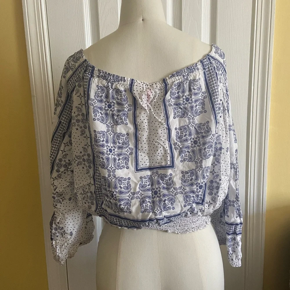 H&M Blue and White Paisley Patterned Blouse - Picture 2 of 6